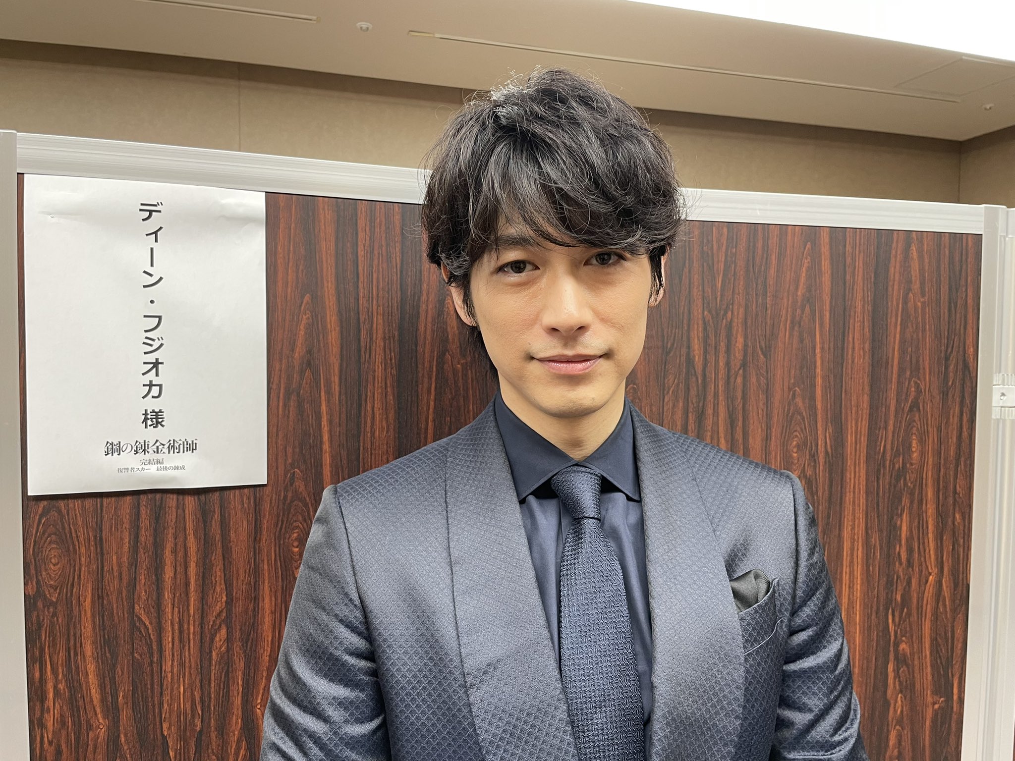 Deanfujioka藤岡靛 Staff ぜひ劇場で 映画 鋼の錬金術師 完結編 復讐者スカー が5月日 金 に公開 Hagarenmovie ぜひ劇場でマスタング大佐をご覧下さい 昨日の公開記念舞台挨拶もありがとうございました ハガレン完結編 ハガレン見届け
