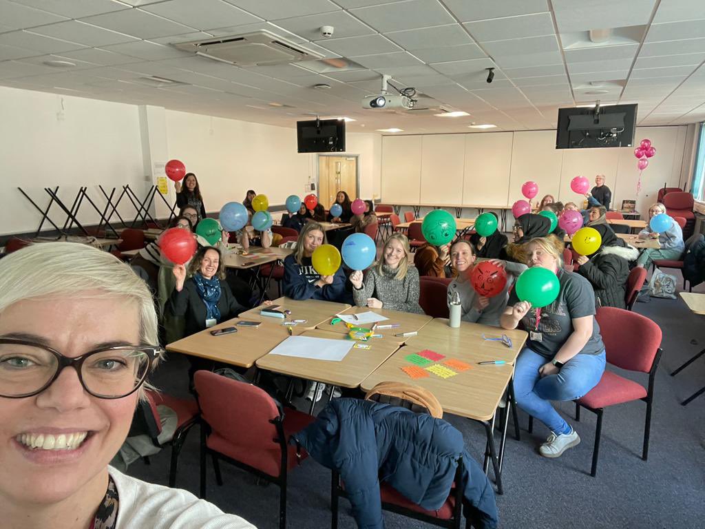 Wanting to wish the first year #SLT cohort at <a href="/HuddersfieldUni/">University of Huddersfield</a> <a href="/SLTHuddsUni/">.</a> a big good luck in the upcoming exam 🤞📚 

One down last week, another to go next week! 

#SLT2B #mySLTday #exams2022 #students #examstress #Goodluck