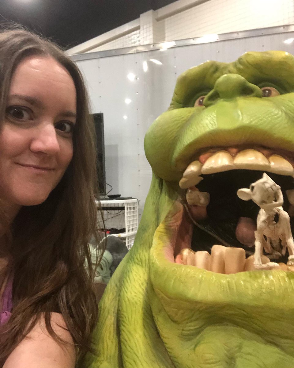 lisabornegraves's tweet photo. Sold books at my first XCon World. So exciting and fun. Surreal. Pinch me. #authorlife #WritingCommunity #amwritingfantasy #xconworld https://t.co/F5tRdHmQ8l