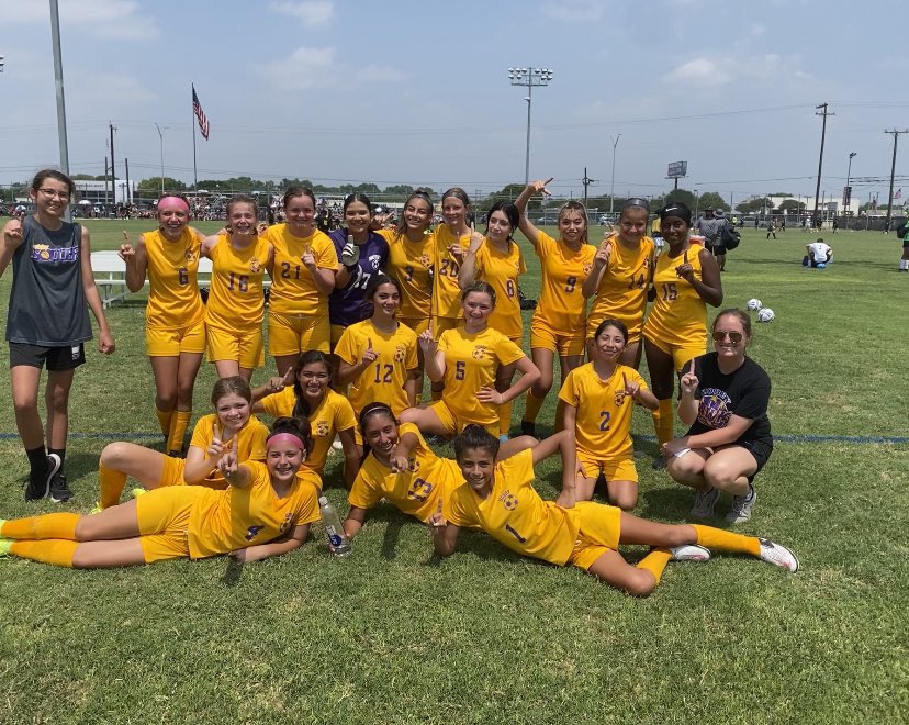 Congrats to these amazing ladies for winning 3 back to back games to become the silver bracket champions! 7-1, 4-0, and 3-0! What a great season! Way to go lady hawks!