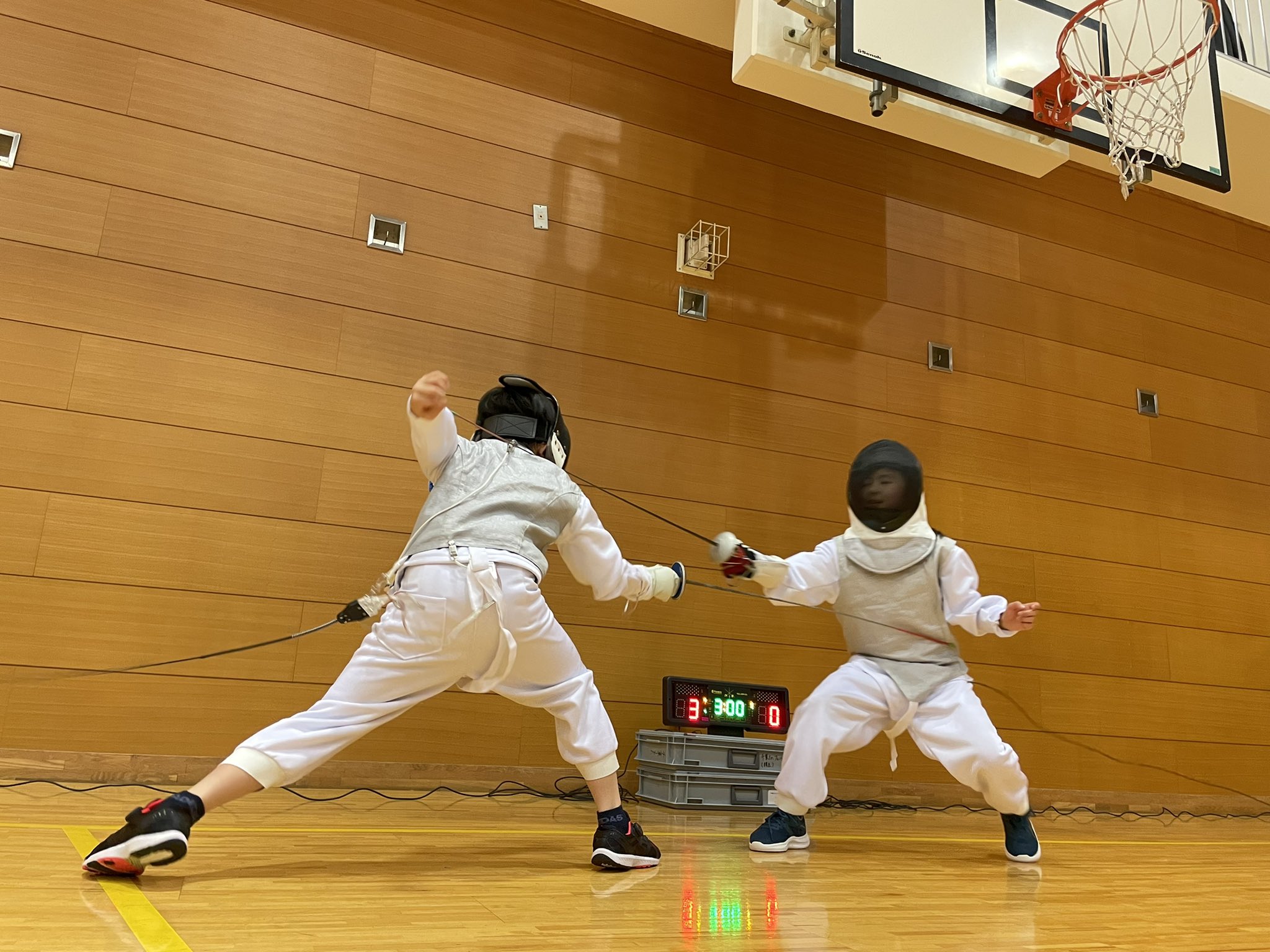 千葉フェンシングクラブ 今週も 元気に楽しく格好良く フェンシング 千葉フェンシング フェンシングクラブ 千葉市 稲毛区 みどり台 小学生 中学生 習い事 個人レッスン 楽しい 仲間 一生懸命 頑張る 応援 突け心を 大好き かっこいい