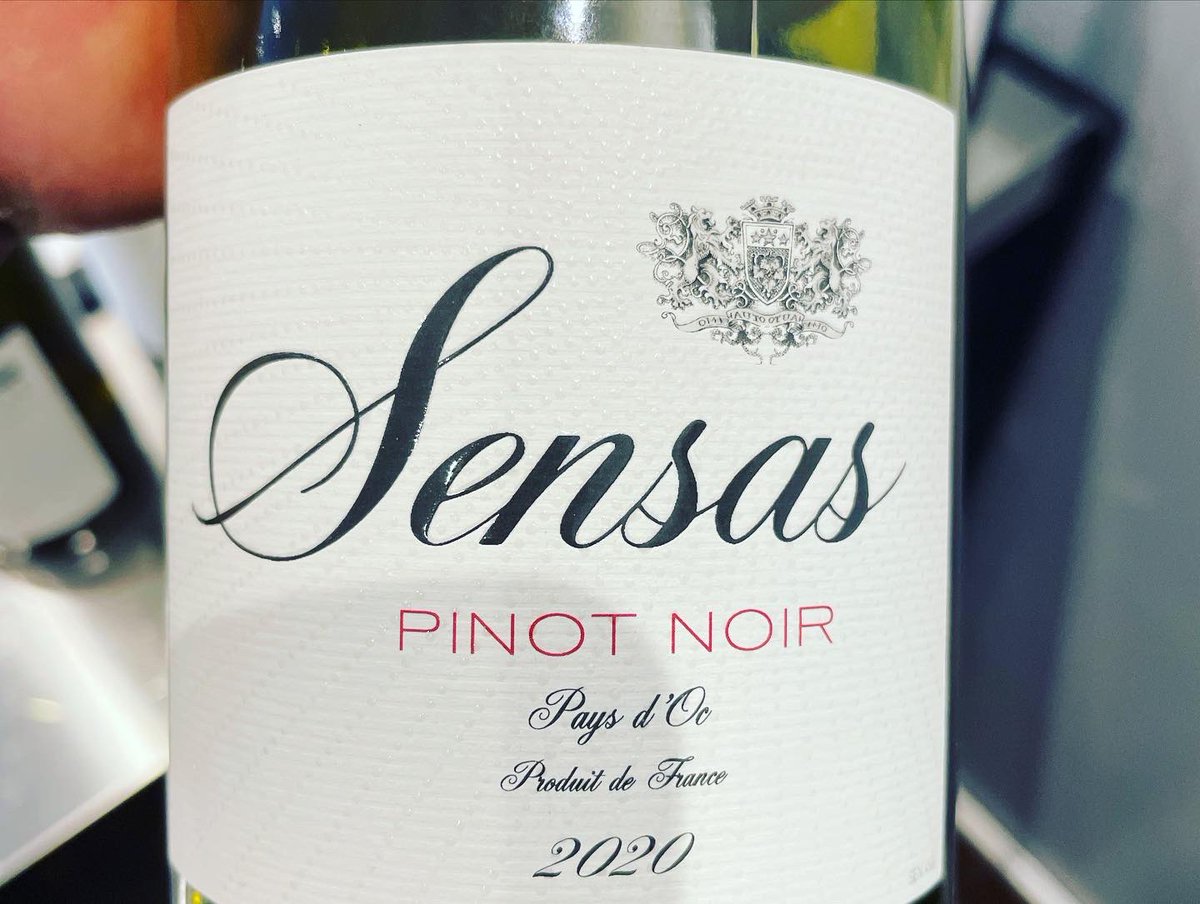 ChrisPHoworth's tweet image. After a day of furniture and chattels moving from a storage locker I have held on to for far too long it is a true pleasure to join Sonny Jafri @thewinecircle and our friends in the Inner Circle for tonight’s wine tasting with wines from the Languedoc.