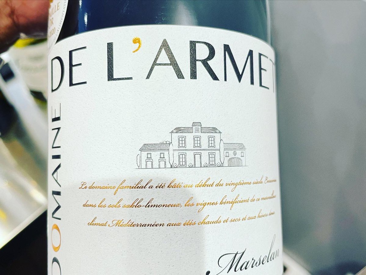 ChrisPHoworth's tweet image. After a day of furniture and chattels moving from a storage locker I have held on to for far too long it is a true pleasure to join Sonny Jafri @thewinecircle and our friends in the Inner Circle for tonight’s wine tasting with wines from the Languedoc.