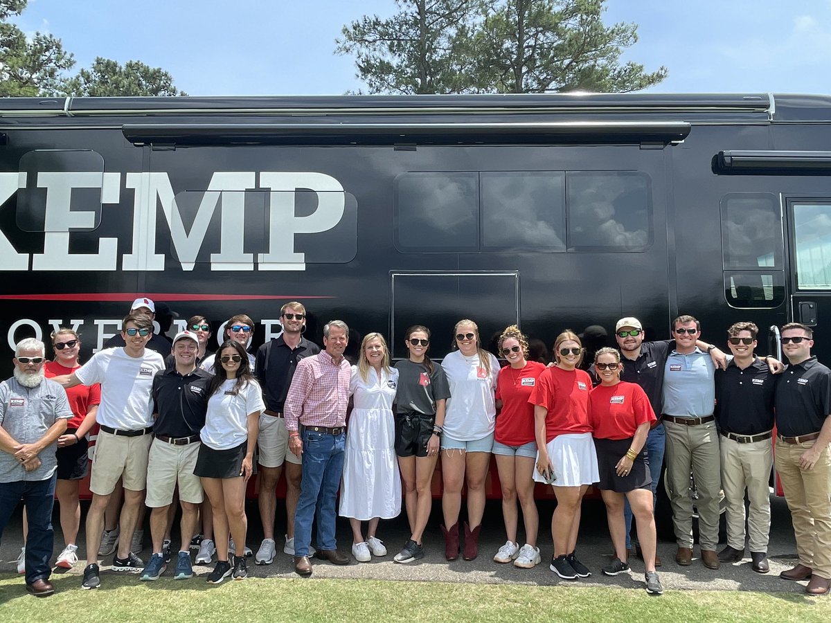 Best team in the country! No one will out work - or out chop - #TeamKemp! Thankful for all of you that are in this picture and out in the state working hard for us. Let’s bring home a WIN on Tuesday!❤️🪓 #GAGov #gapol
