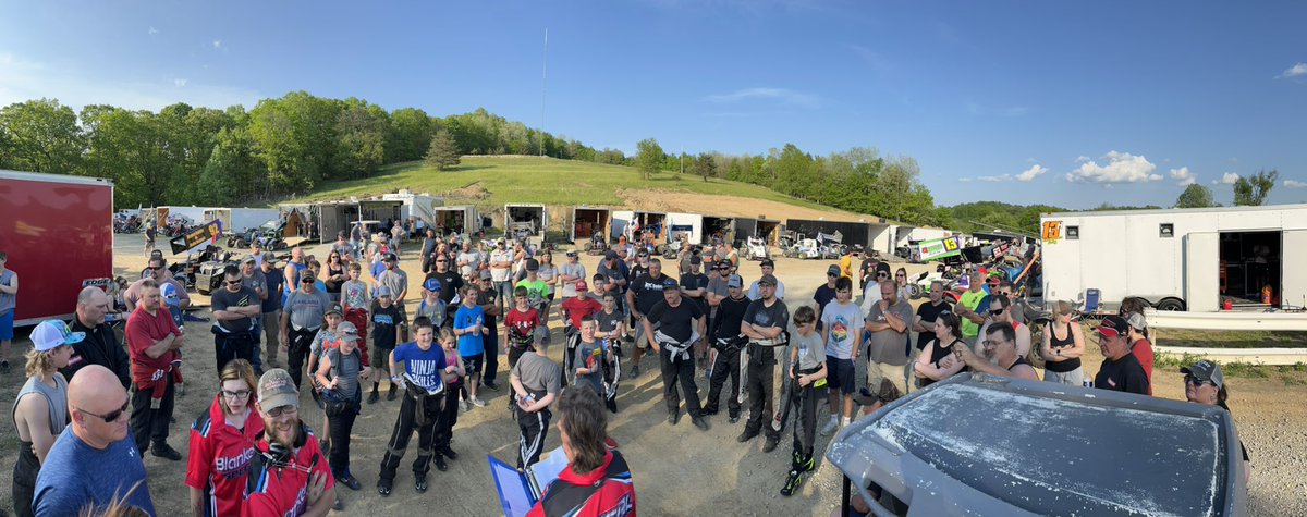 Amain_podcast's tweet photo. It’s RACE DAY here @HillBlanket for our 2022 Sprint Car Spring Nationals for 2K to win!!! 🤑🏁 https://t.co/pDQkneblYq