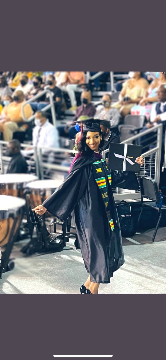 _ssydd_'s tweet photo. “Go forth and set the world on fire”
4 years down, a lifetime to go…
#xula22 https://t.co/UNZxTJ8qnf