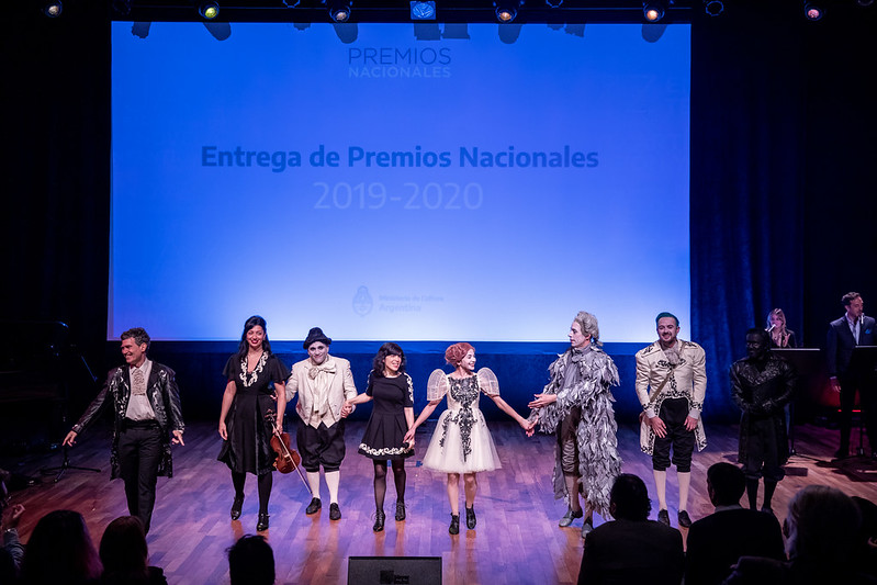 CulturaNacionAR's tweet photo. Premios Nacionales 2019/2020: el ministro de Cultura, Tristán Bauer, presidió la entrega de estos galardones correspondientes a las producciones 2015-2018 y 2016-2019 en las categorías Letras, Artes Escénicas, Ensayo y Música, hoy durante el #MICA2022 👉 https://t.co/POAitTcXLS. https://t.co/Xy6AsEvdjz