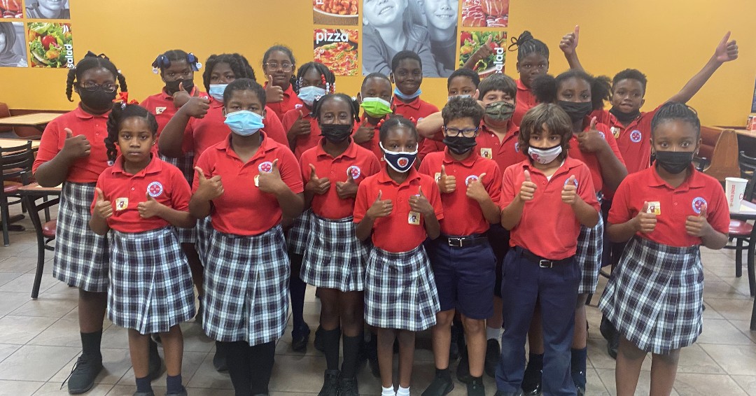 SACSOrlando's tweet photo. 4th grade lunch at Cici’s Pizza! So much fun!! https://t.co/4tXRqmGCNp