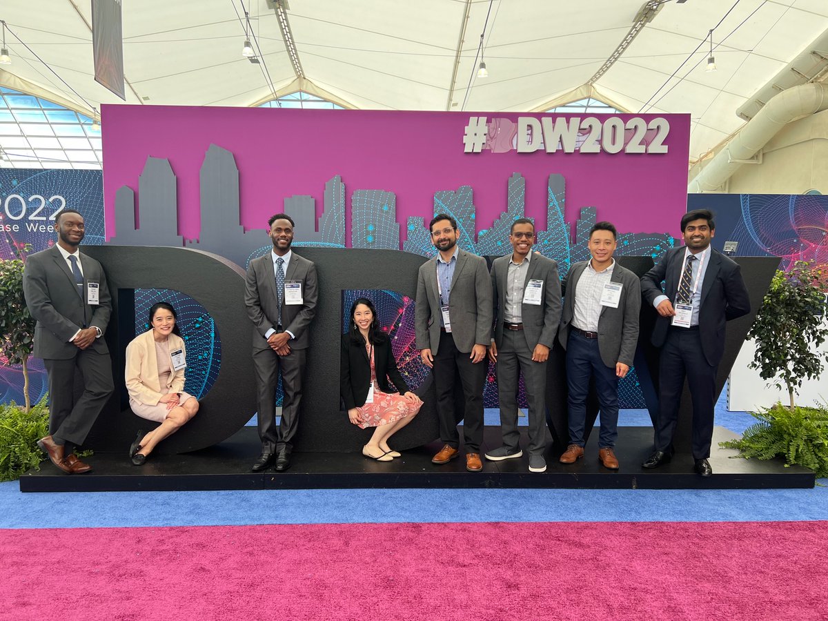 Some current and incoming Emory GI fellows with our PD @chawla_gi at #DDW2022! @EmoryDeptofMed @emoryimchiefs