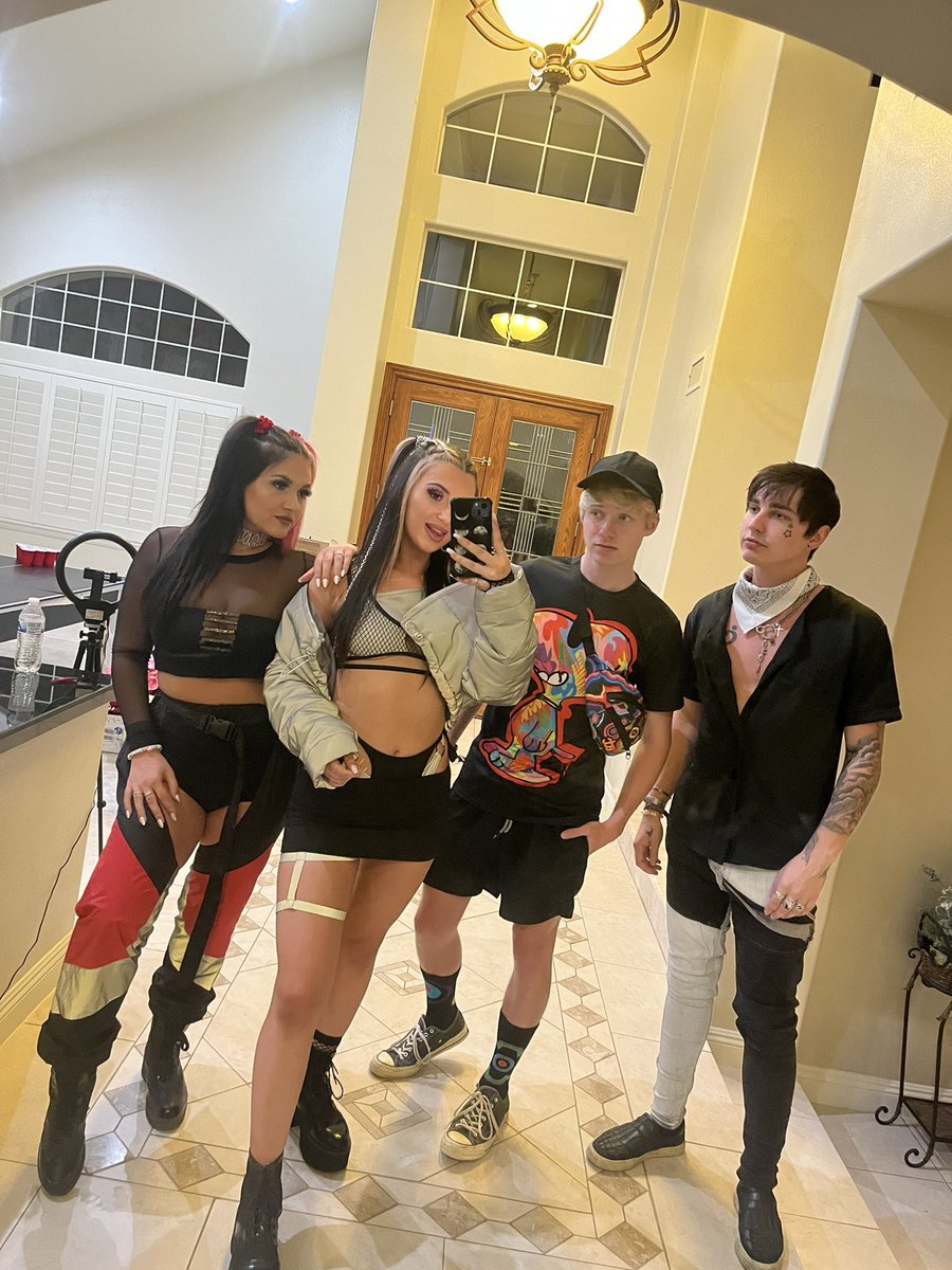 Hottie’s 👹💋🖤<a href="/ColbyBrock/">Colby</a> <a href="/SamGolbach/">Sam</a> <a href="/thestasiavuu/">Stas</a> <a href="/KatStuartMusic/">Katrina Stuart</a>
