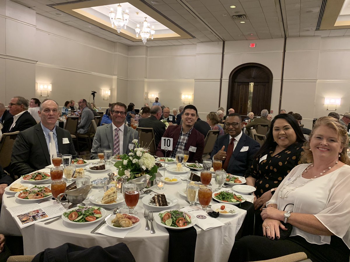 IrvingISDBus's tweet photo. Transportation and Facilities showing support at the IISD Athletics Hall of Fame Banquet. @IrvingISD @Andre_L_Smith @IISDAthletics https://t.co/JVGyCxfLEO