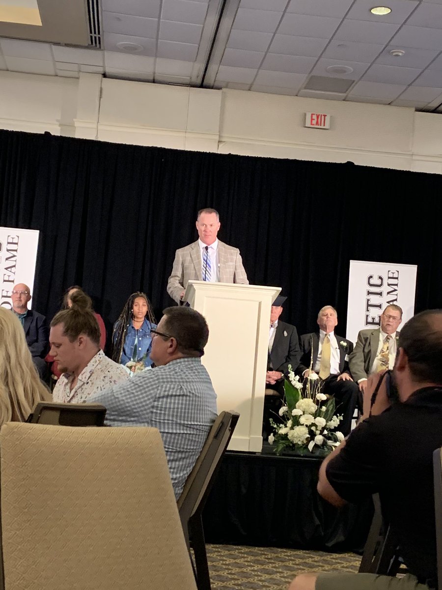 IrvingISDBus's tweet photo. Transportation and Facilities showing support at the IISD Athletics Hall of Fame Banquet. @IrvingISD @Andre_L_Smith @IISDAthletics https://t.co/JVGyCxfLEO