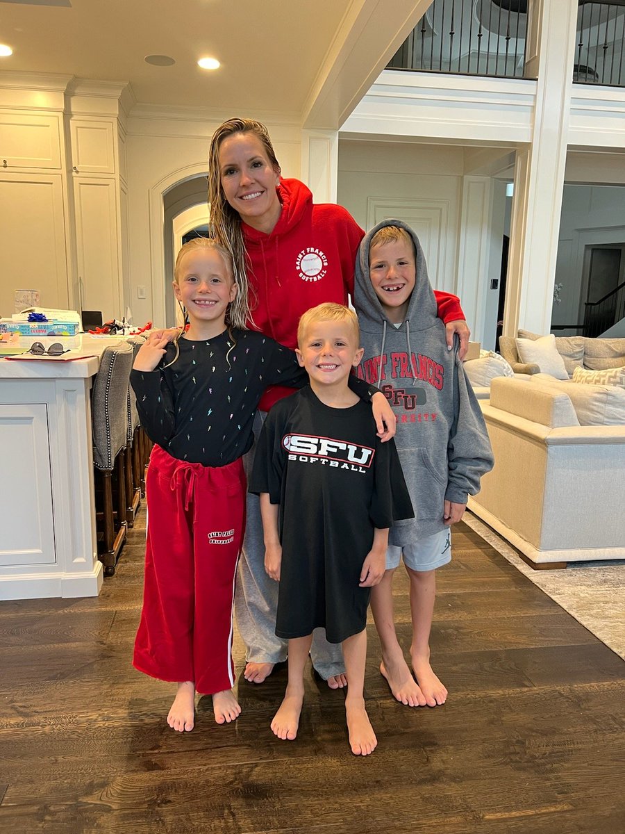 _BigBen7's tweet photo. Let's go @MiamiOH_SB! I need a win against my wife's @SFUathletics! Not only is this an elimination game, but I've got a week of doing chores on the line here!! 😬 

And I think they're all against us, @MiamiOH_SB 😐 -- Ben.

#RiseUpRedHawks https://t.co/4Ewu0ODqJq