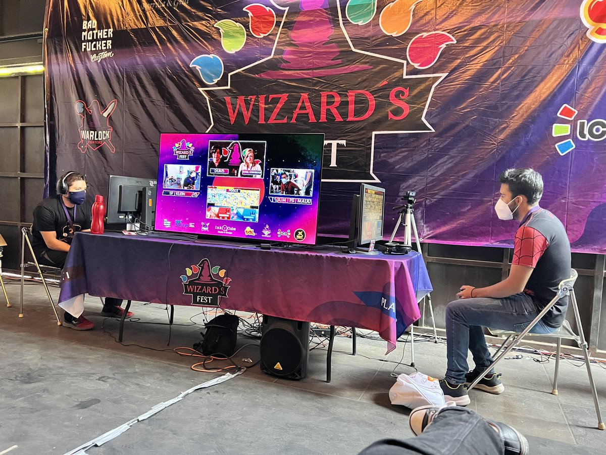SumideroTeam's tweet photo. @Mauhayabusa jugando su match de Pool en #WizardFest #SumergirEsMiPasión https://t.co/UwSE53q2lX