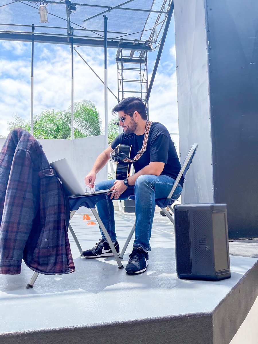 TheeElectricCo's tweet photo. Original music by cast member @wake_up_mister__wes means live music during rehearsals at @muckcc! Don’t miss it - Tickets for Romeo and Juliet and Shakespeare in Love on sale now at https://t.co/HjtWbhcSOA.
.
.
.
#ectsummershakes #muckcc #livetheatre #thingstodoinfullerton https://t.co/onE1MdC4V9