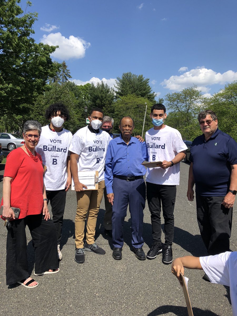 PiscatawayDems's tweet photo. Tales from the trail with Frank, Jim, Sharon &amp; Michele - lots of positive energy &amp; feedback knocking doors and talking to #Piscataway voters with our Column B team! #TrueBlueDemocrats https://t.co/Zv3emLGIZ5