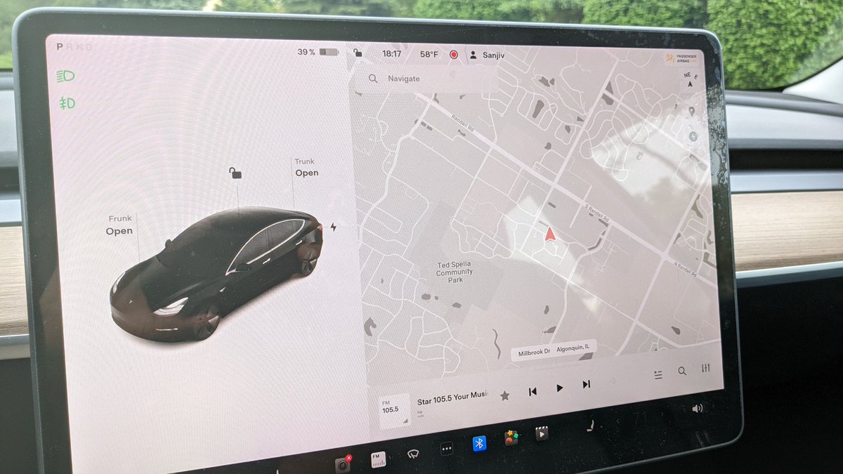 SMP1828's tweet photo. @elonmusk @Tesla @elonmusk your service department keeps claiming nothing is wrong. #worseservice. https://t.co/YNqteQ9zII https://t.co/DLhnNtDNh6
