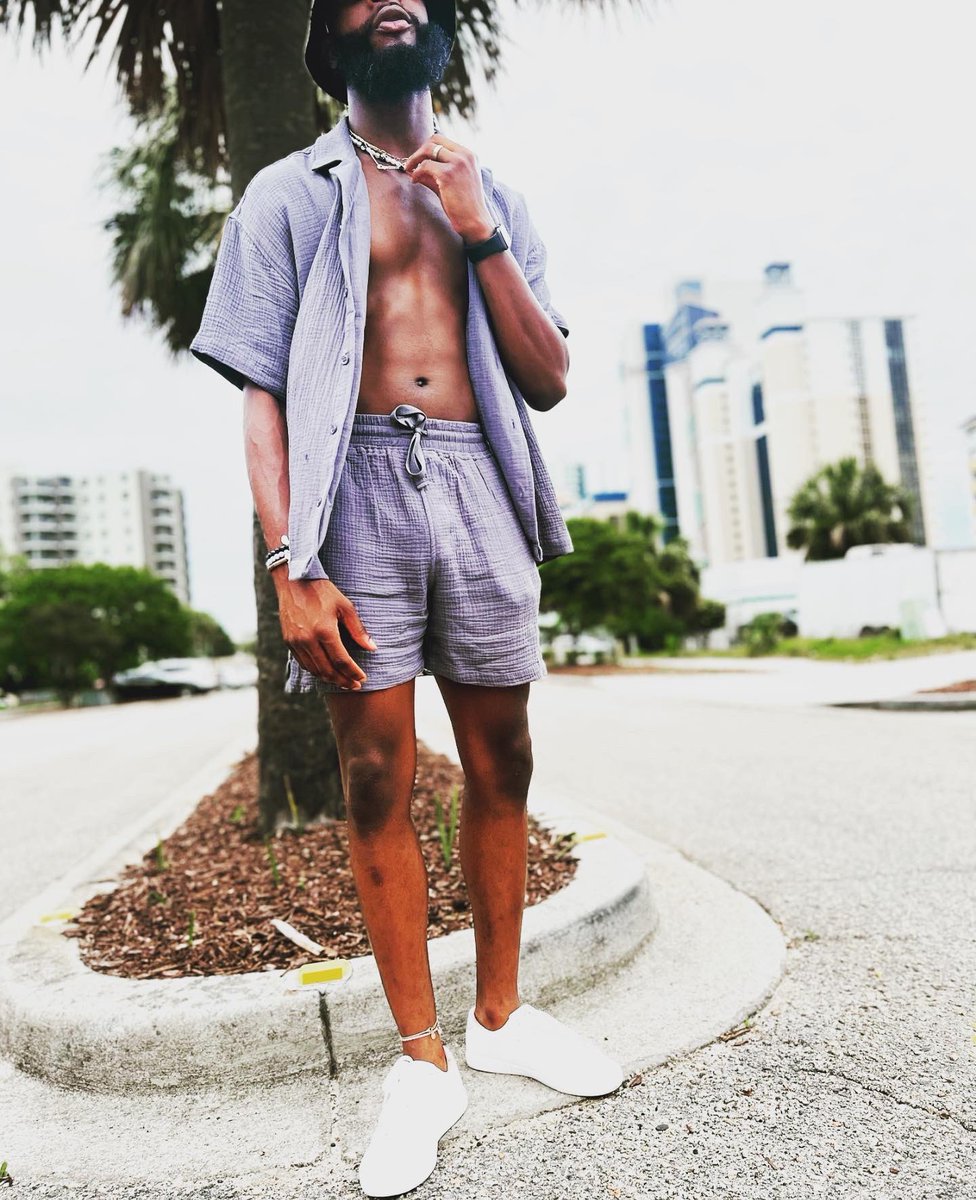 therealtonys_'s tweet photo. O U T S I D E ☀️🏖😎 https://t.co/QffKH5LF7p