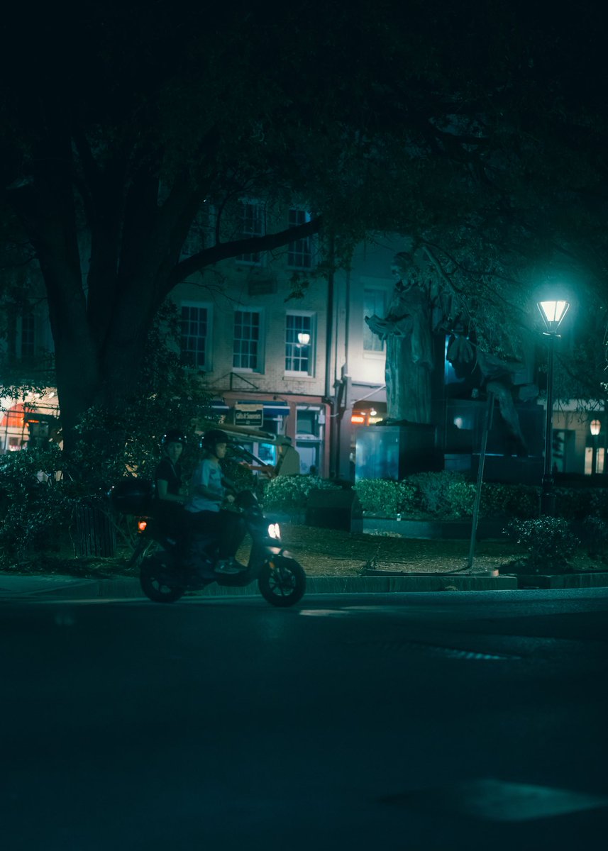 Dreamy nights 📸

#nightstreet #NightPhotography #streetphotography #cineandcolor