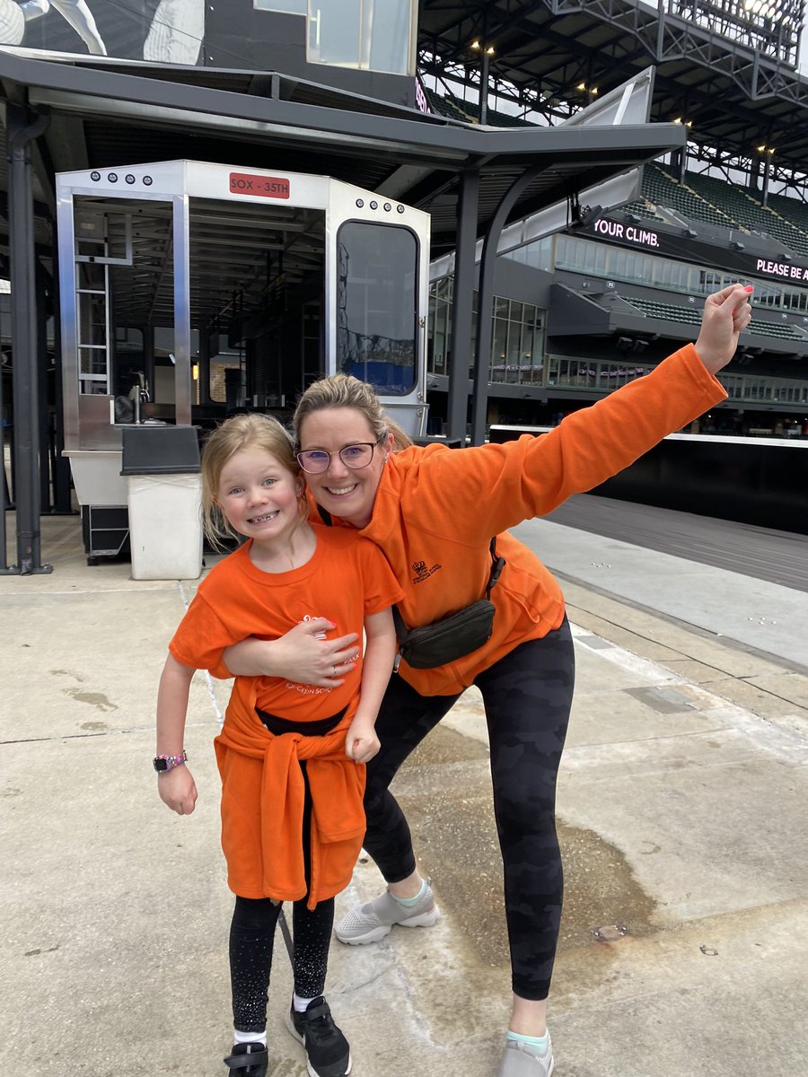 BISCLincolnPark's tweet photo. We came, we brought House spirit, we stepped up, and we had a great time for @LurieChildrens! #stepup4kids @NAEducation @Simonamsharp https://t.co/rLeigKBBf9
