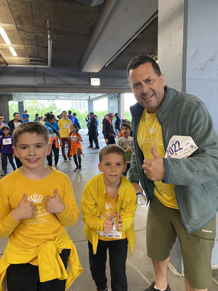 BISCLincolnPark's tweet photo. Go EASTMAN💜, Go BLACKHAWK🧡, Go DAYTON💛, Go HALSTED❤️🙌 #stepup4kids @NAEducation @Simonamsharp @LurieChildrens https://t.co/ht0tfPfwwv