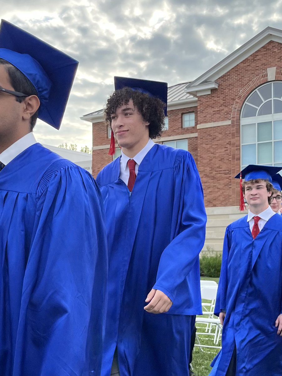 JPHback's tweet photo. Appreciate people in the background… Be trailblazers… Open doors for others… Make every decision meaningful… Be open to new things… Make light of the situation… Stay humble… Great day to be a RAIDER @mileswmarshall #benchmafia #governor #Classof2022 #amazingride #change https://t.co/0hDODemebE