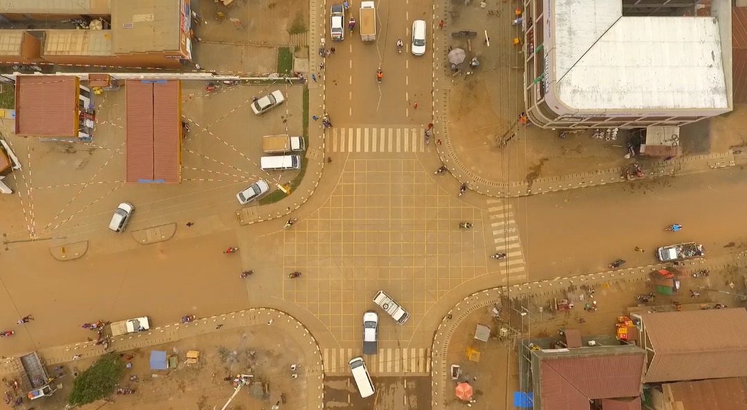 date_africa's tweet photo. 🇺🇬Uganda : This is the newly upgraded Masaka Bukakata Road in Uganda, which now serves as a main connection from the Kalangala district from the country’s mainland, co-financed with BADEA - Arab Bank for Economic Development in Africa and the government of Uganda.

#utdauganda https://t.co/IJ9cEiBKry