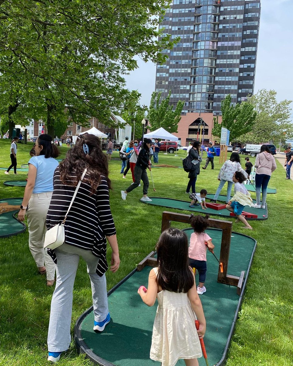 party_putt's tweet photo. Thanks for having us @CityWindsorON ! We enjoyed celebrating Windsor’s birthday 🎉! https://t.co/pP30t9ThEI