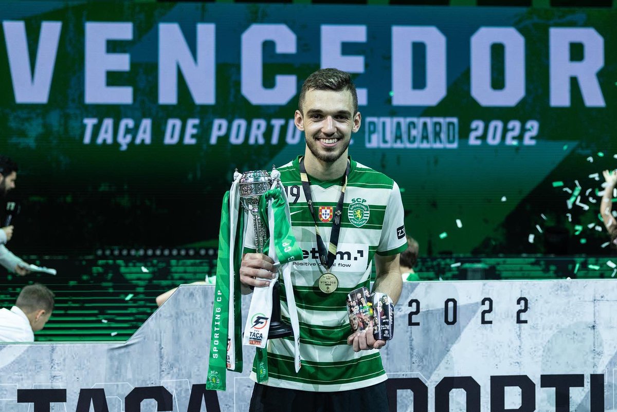 Campeões da taça de Portugal 💚🦁
 Toda honra e glória 🙌🏻🙌🏻