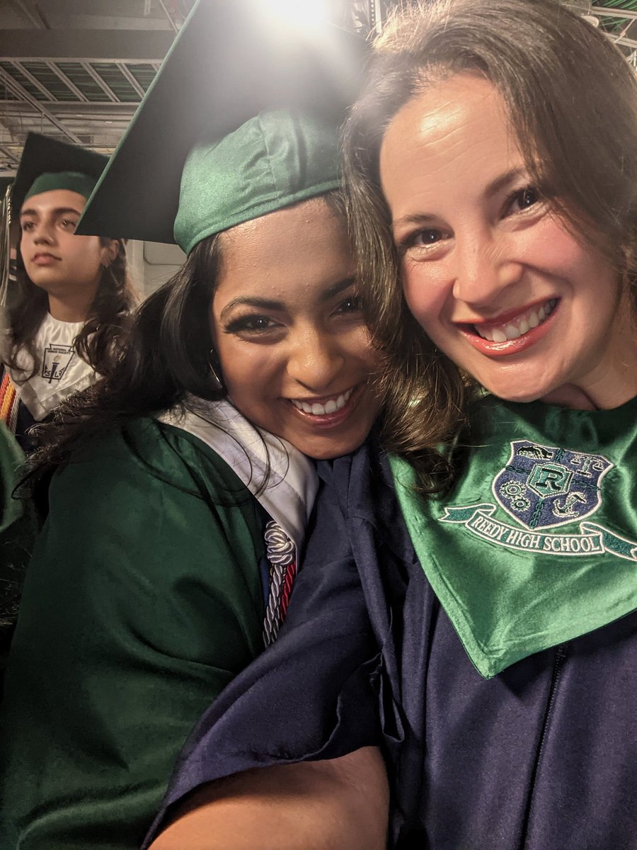 AmStudLions's tweet photo. 💚🤍💚 Congrats #AmStuds!! 🎓 https://t.co/lj1BXbCpUi