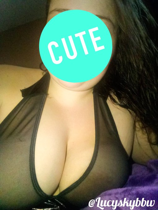 Hows everyone's night going?💋😉 #Lucyskybbw  https://t.co/oFy2H2gs8v https://t.co/6cFVsW0WUR<a href="/tag/lucyskybbw"class="tags">#Lucyskybbw</a>