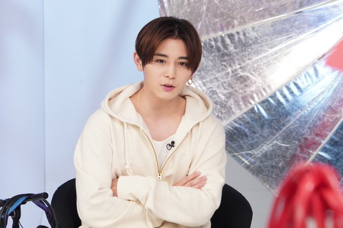 Hey!Say!JUMP 山田涼介 着用 timvales パーカー 白 芸能人