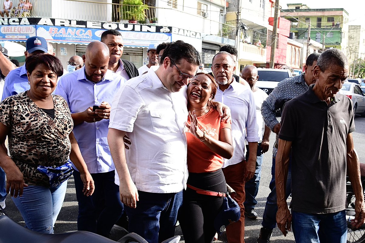 SanzLovaton's tweet photo. El gobierno cerca de la gente. Hoy comenzamos a escuchar las comunidades de la C3 con el programa “El Gobierno en tu Provincia”. También nos acompañó la senadora @Farideraful Mañana a las 10 am nos vemos en el Centro Cultural Narciso González. ¡Los esperamos! 🙌🏼 https://t.co/6UDkm0b1Eu