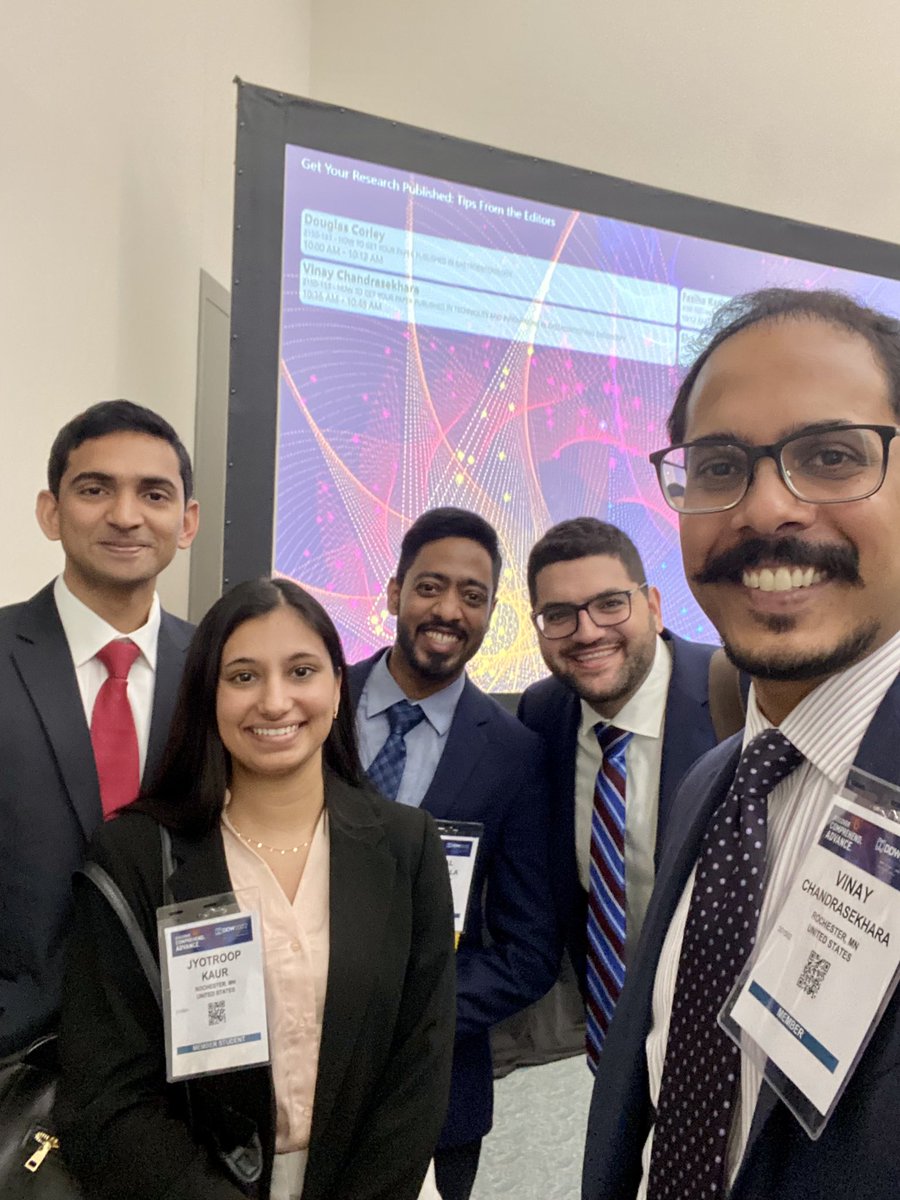 VinayChandraMD's tweet photo. Happy #DDW2022 from our lab to yours! https://t.co/2AtxFovGhq