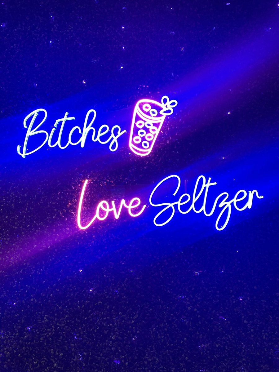 pitkin_ryan's tweet photo. We are staying out of this weekend’s #CLTTwitter brewery debate by checking out a seltzery in the non-controversial “Lower Tuck” development. Surely there’s no discourse to be had there. Love you all. https://t.co/PvCIq3H3Eo
