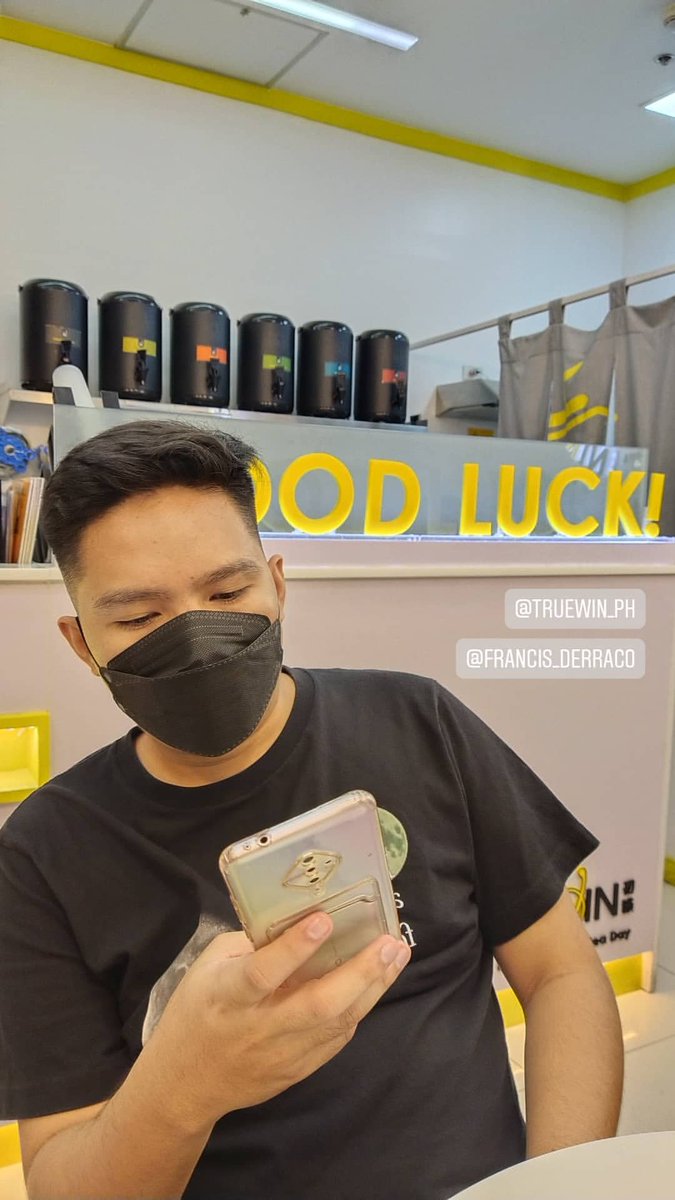 TrueWin_PH's tweet photo. With my favorite #TrueWinBuddy!
Tag your loved ones below 💛

#IGRepost @choi_xena

Visit us at 2nd Level, SM North EDSA Annex.
Order online via #Foodpanda, #GrabFood, #Booky, #Pickaroo and Pabili Service Apps.

#TrueWinPH
#WellDeservedLife
#YourLucteaDay
#TaiwansNo1FruitTea https://t.co/C0SM0VTLHZ