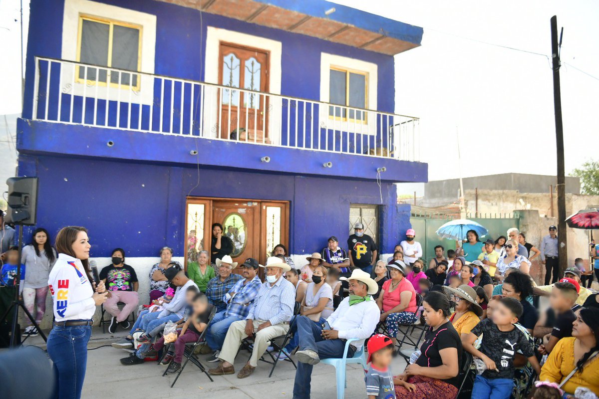 TereJimenezE's tweet photo. Esta tarde saludé a las y los habitantes de la comunidad La Esperanza, en Cosío, a quienes les presenté las propuestas y el plan estratégico de gobierno que tenemos para impulsar el desarrollo de este bonito municipio. 

#TereJiménez 
#LoQueTantoQueremos https://t.co/eeea4E88Hu
