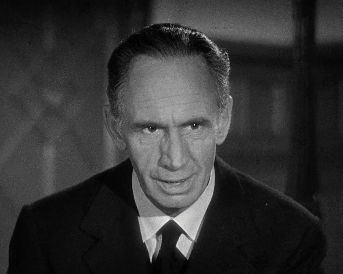 KeysSteven's tweet photo. @TheDarkPages @tcm Skulduggery is a-foot at Sea House ..
 but who will prove the biggest heel?
 #JuliaRoss #filmnoir #noiralley #tcmparty https://t.co/p86ApwWAig