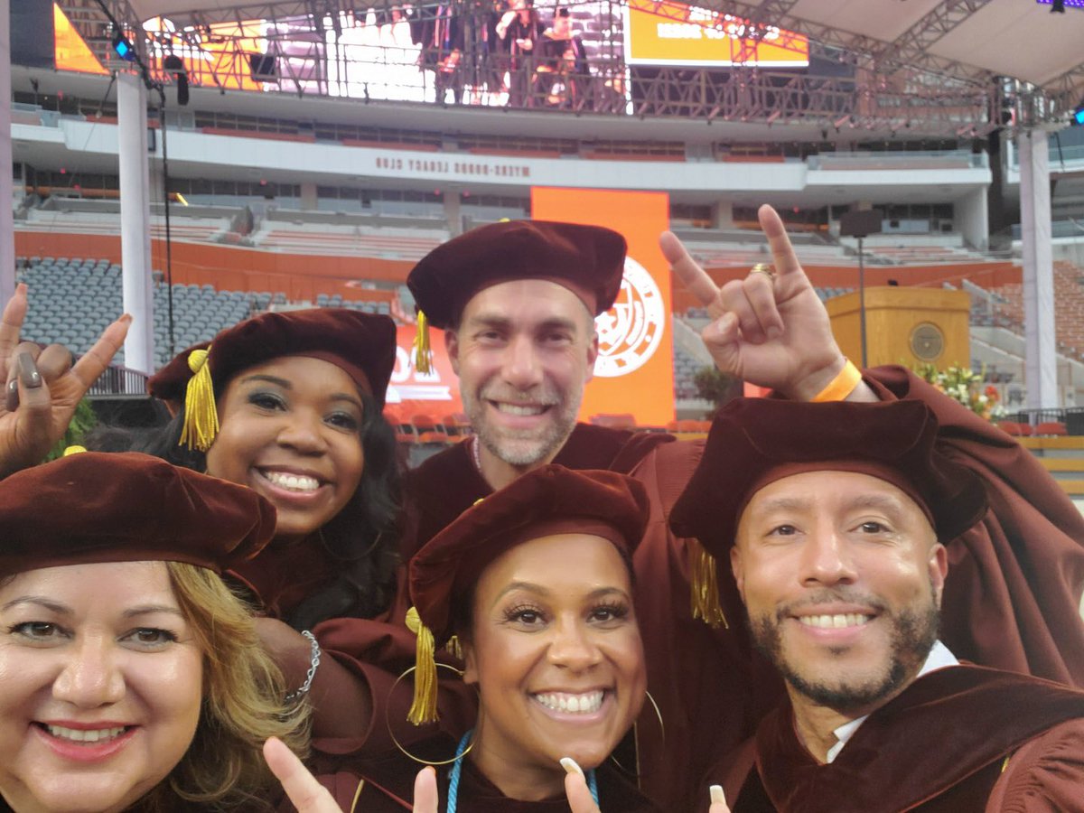 Day #2 of #graduation2022 at <a href="/UTAustin/">UT Austin</a> #CSP29 🤘🏽🧡