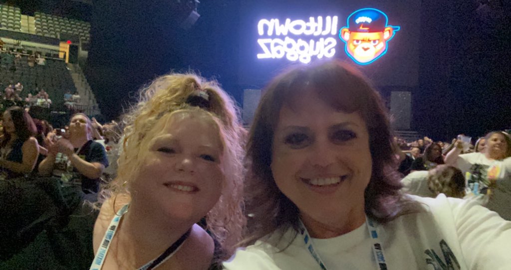 michy2573's tweet photo. @dannywood @JonathanRKnight @DonnieWahlberg @joeymcintyre #nkotbmixtapetour2022 https://t.co/Mft344tfY0