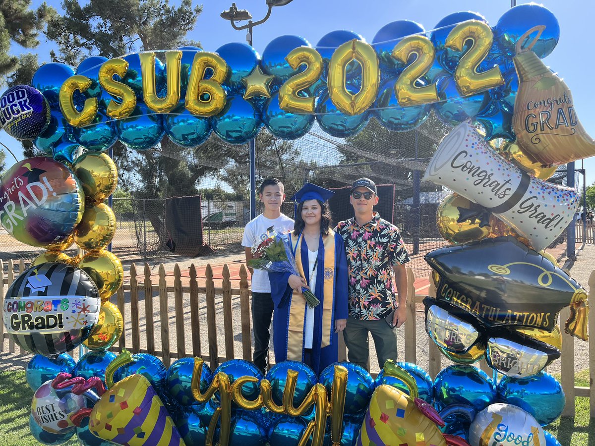 ar500360's tweet photo. Proud siblings! 🥰🎉❤️👩‍🎓 #businessmajor #CSUB2022 https://t.co/vbSznnB8YY