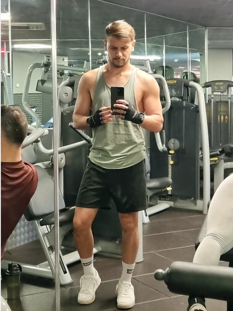 SebastianoForm2's tweet photo. Saturday workout 💪 https://t.co/WMKtgCNp8p