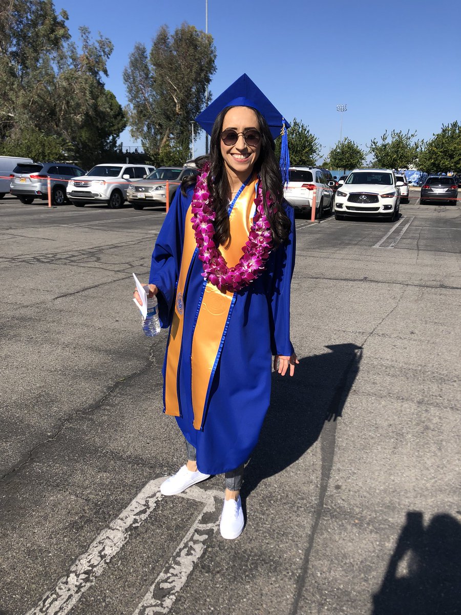 karyssalauren's tweet photo. Congratulations sister!!!! All the hard work has paid off 🎓 We are so proud of you!! #CSUB2022 https://t.co/v4DtigbYik