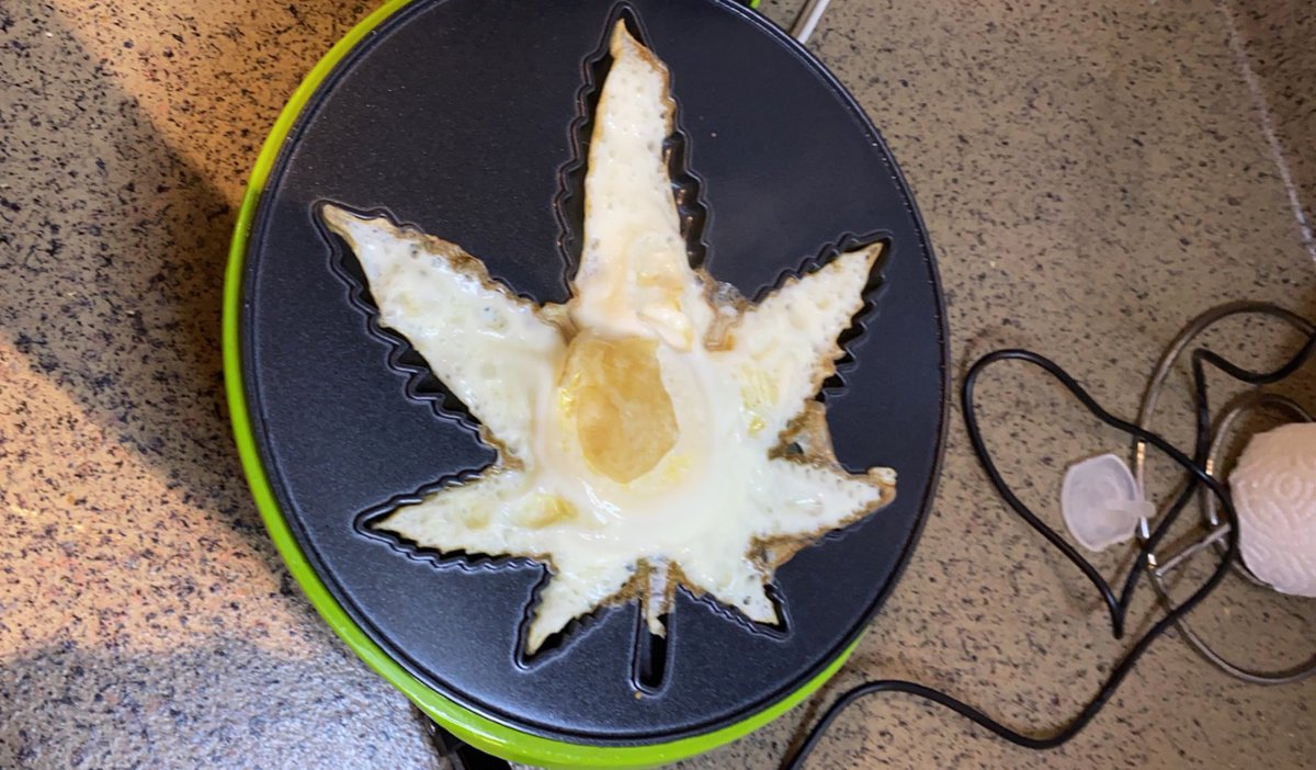 fiestamule's tweet image. I tried something and failed buuuut it’s got potential - gonna try again at  breakfast 🤤  #brinner #dinner #breakfast #stonerfam #Mmemberville