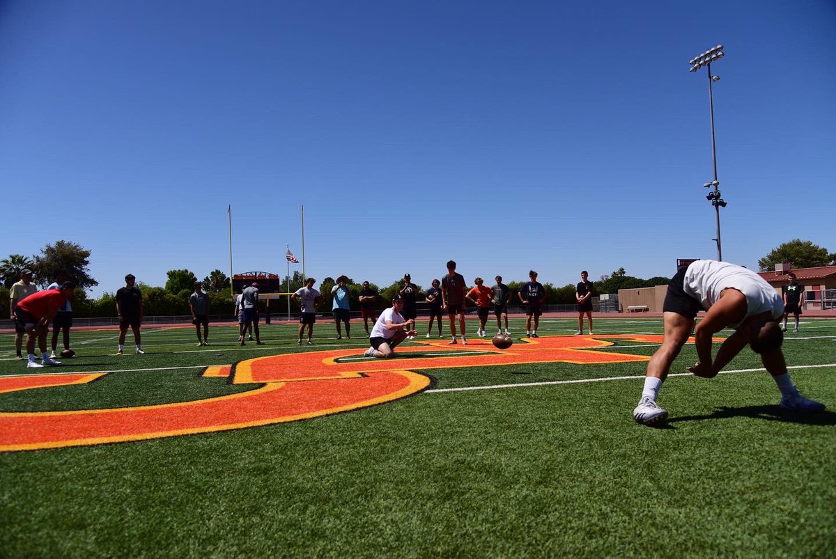 Flicks From Today’s Session📸

To be the best you have to compete with the best❗️

Come out on Saturdays to compete with the best. And the best thing is, it’s FREE!

#RauschKicking