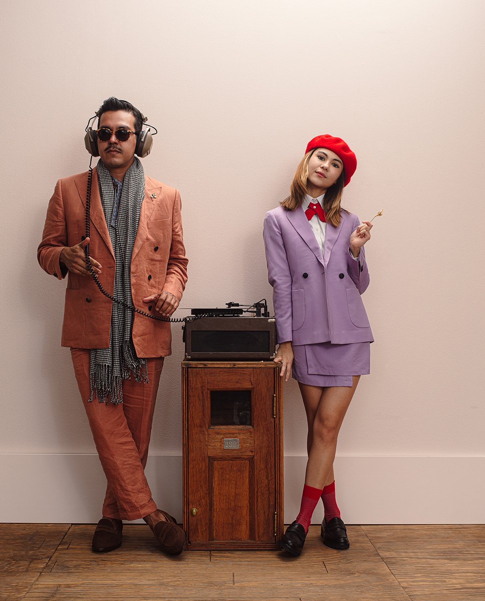limatusbespoke's tweet photo. Officially going on the record.
Photos: @joshhuskin
Hana's Look: La Habanera Suit
Rolando's Look: Richie Terracotta Double Breasted Linen Suit
#LimatusBespoke #WesAnderson #CustomShoes #BespokeClothing #BespokeSuit #SuitStyle #LuxuryFashion #LeatherShoes #LeatherBag https://t.co/tiTcWEDKpJ