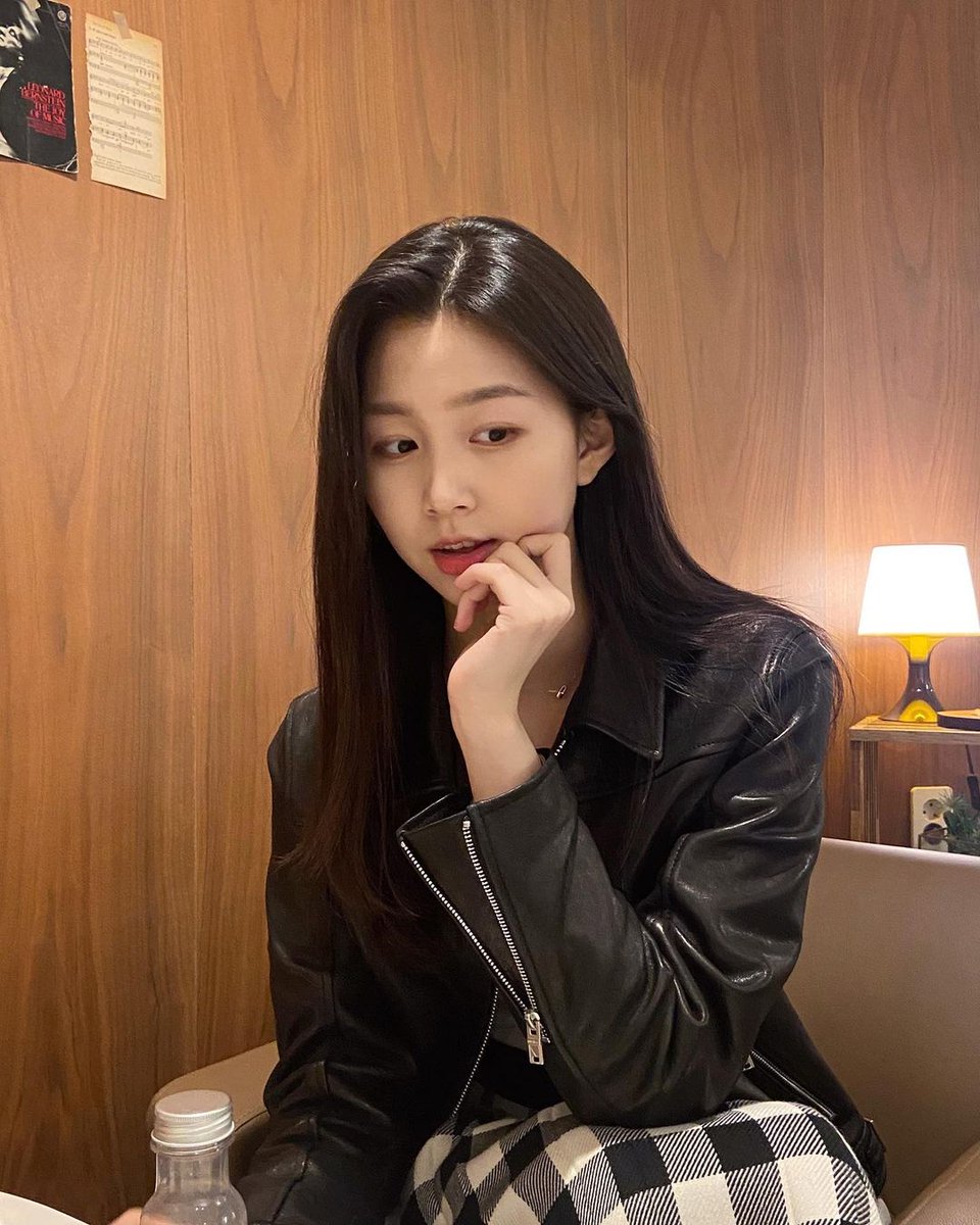 yejlrn's tweet photo. #예지닝: @.noir_larmes 🔗 https://t.co/2EO65g3XAE