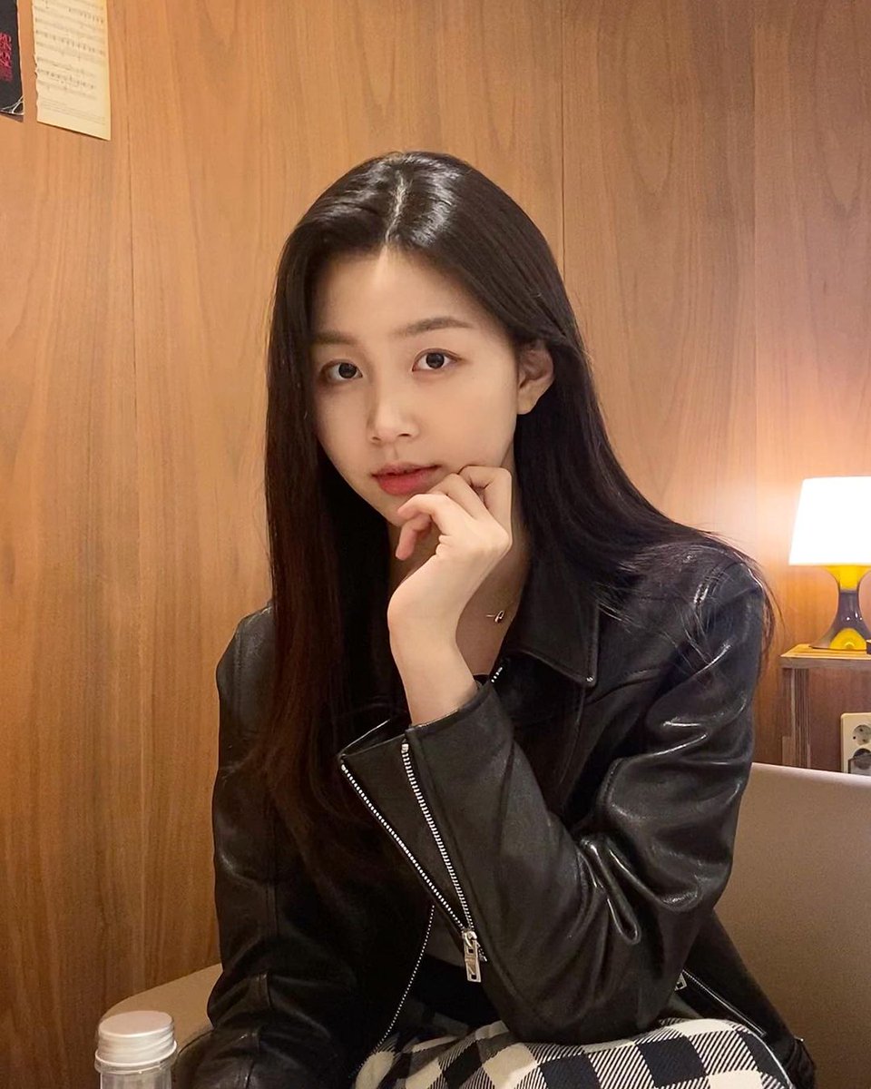 yejlrn's tweet photo. #예지닝: @.noir_larmes 🔗 https://t.co/2EO65g3XAE