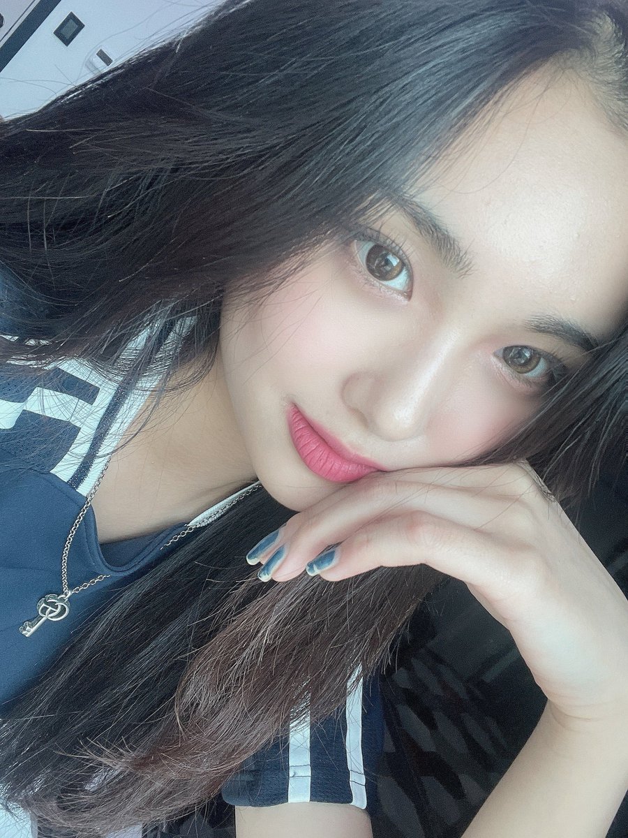 PortalAlSHA's tweet photo. Aisha atualizou o fancafe: 

"Kkya!!! 

Que belo dia😘" https://t.co/nefW2wly4N