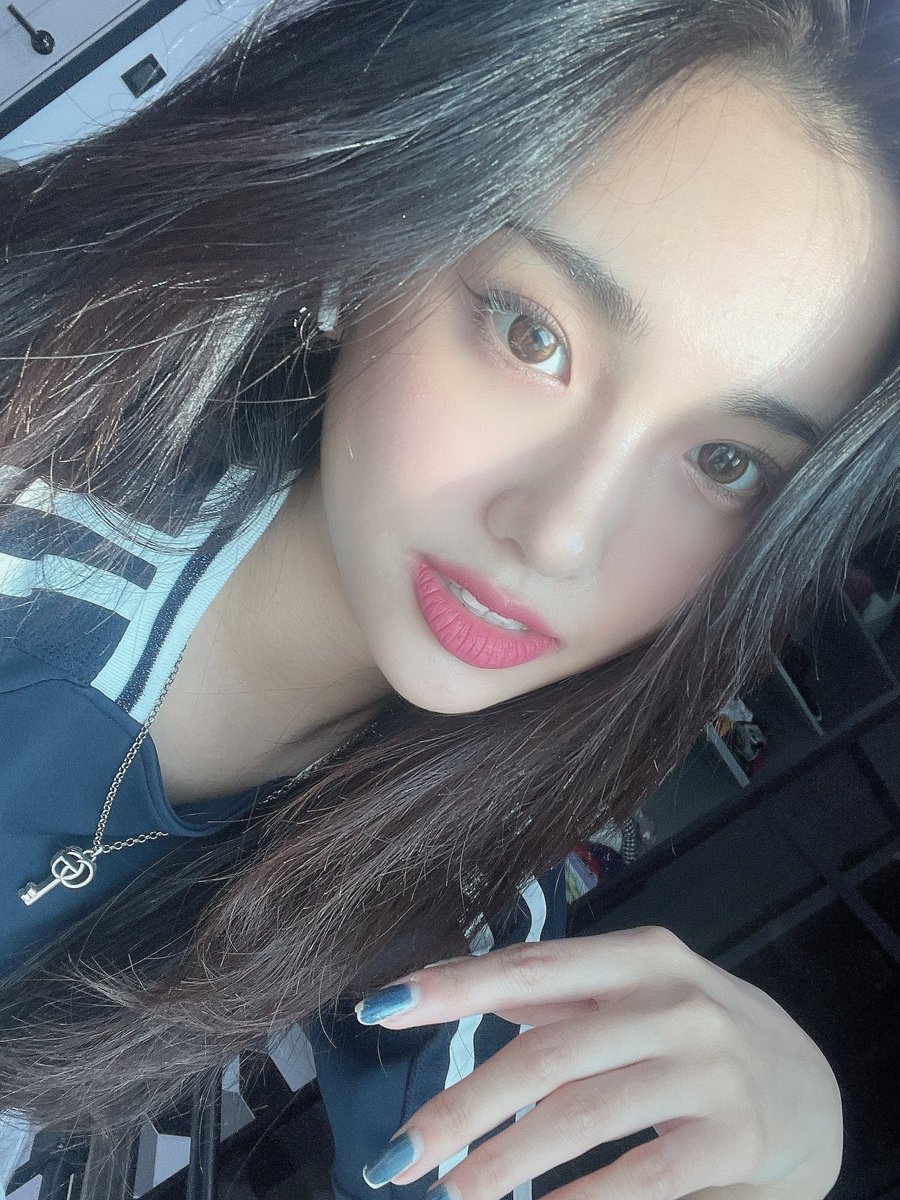PortalAlSHA's tweet photo. Aisha atualizou o fancafe: 

"Kkya!!! 

Que belo dia😘" https://t.co/nefW2wly4N